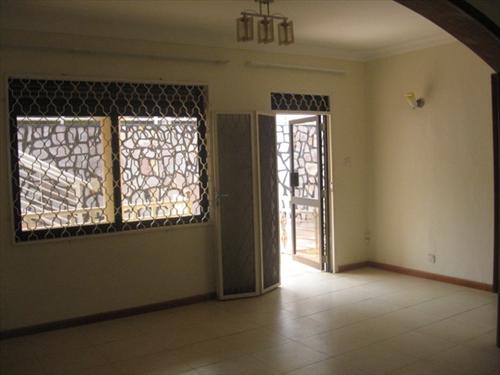 Bungalow for rent in Kololo Kampala