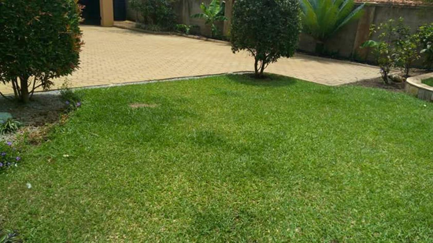 Maisonette for sale in Kyanja Wakiso