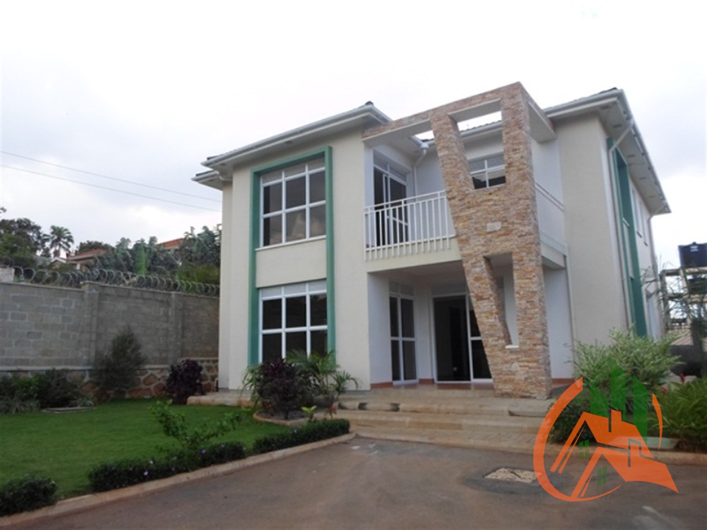 Villa for sale in Lubowa Wakiso