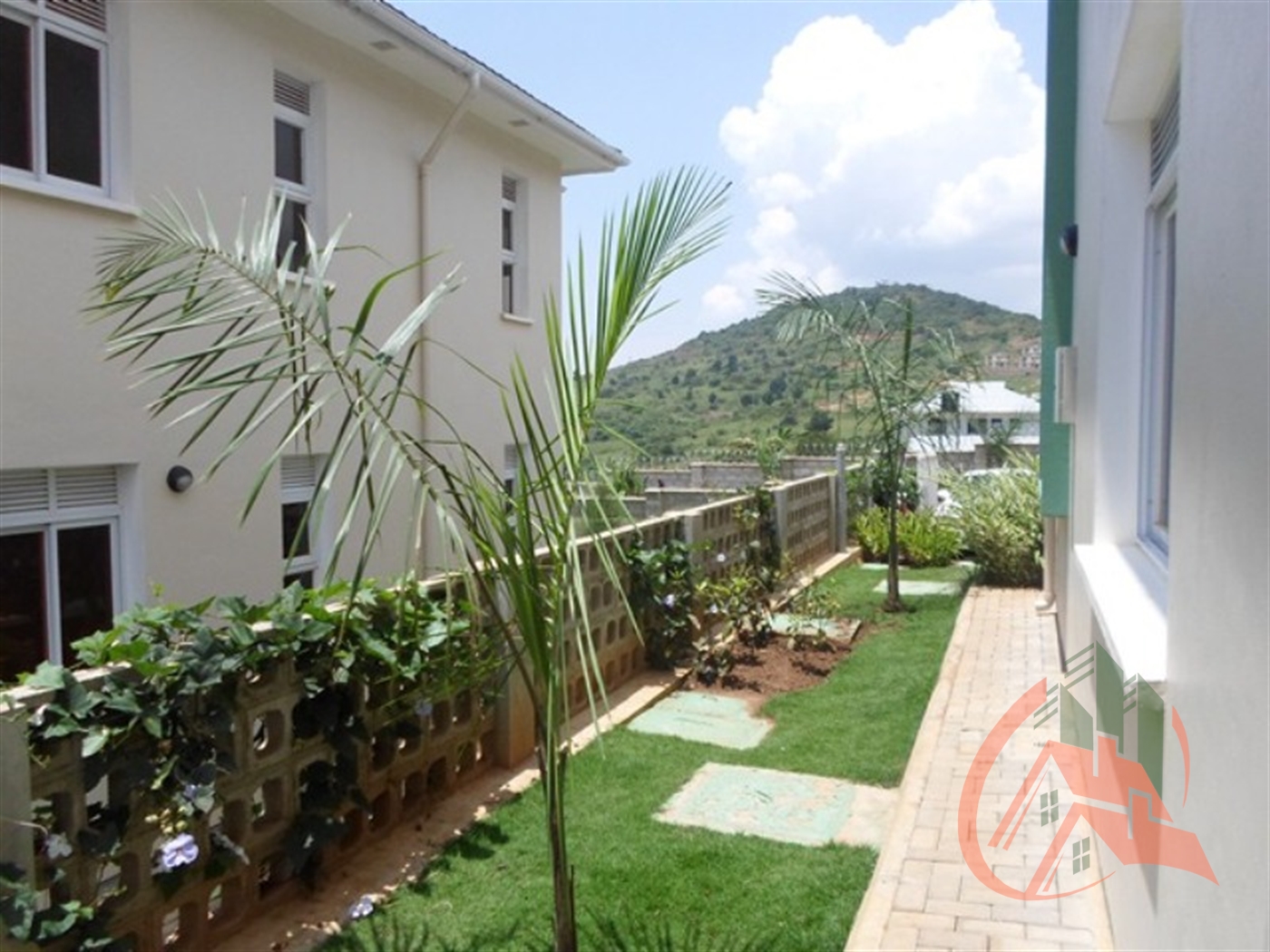 Villa for sale in Lubowa Wakiso