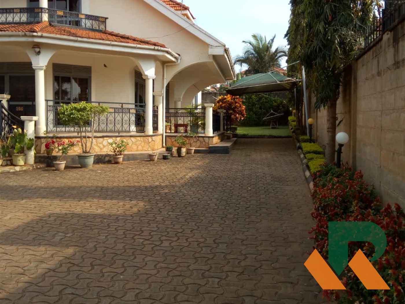 Mansion for sale in Munyonyo Kampala