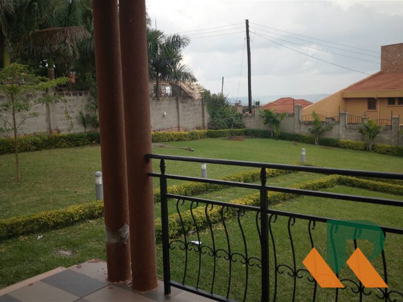 Town House for sale in Lubowa Wakiso