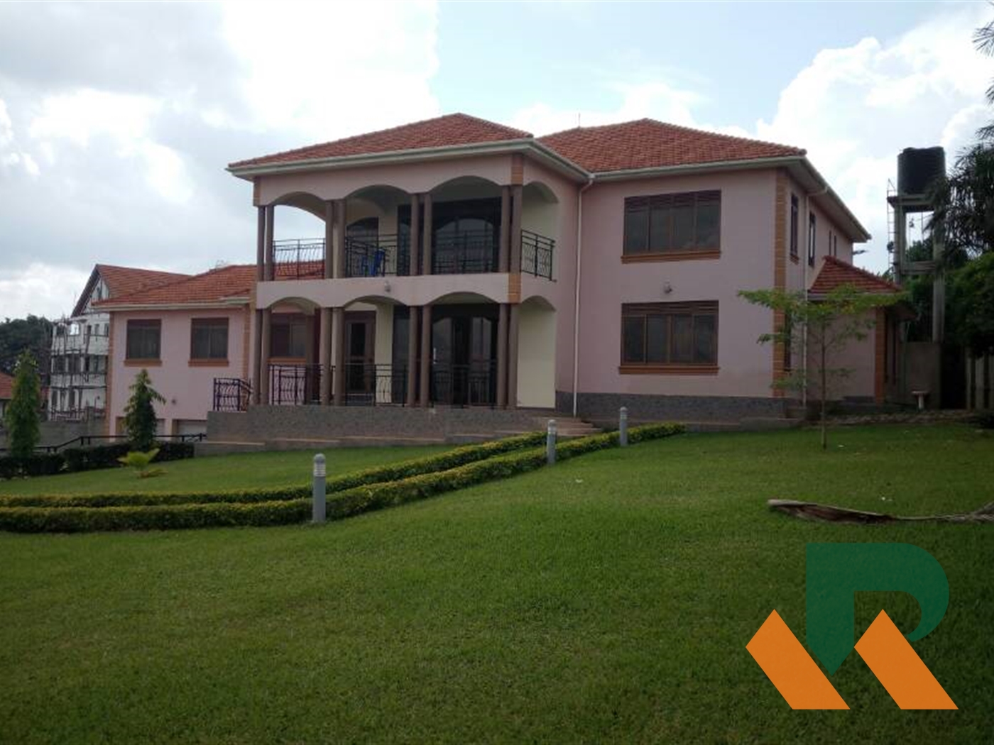 Town House for sale in Lubowa Wakiso