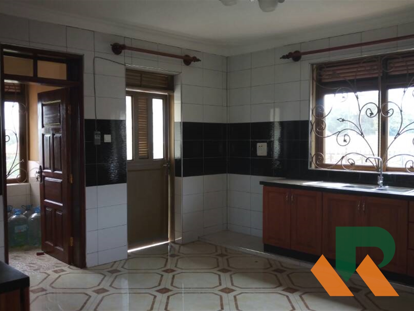 Town House for sale in Lubowa Wakiso