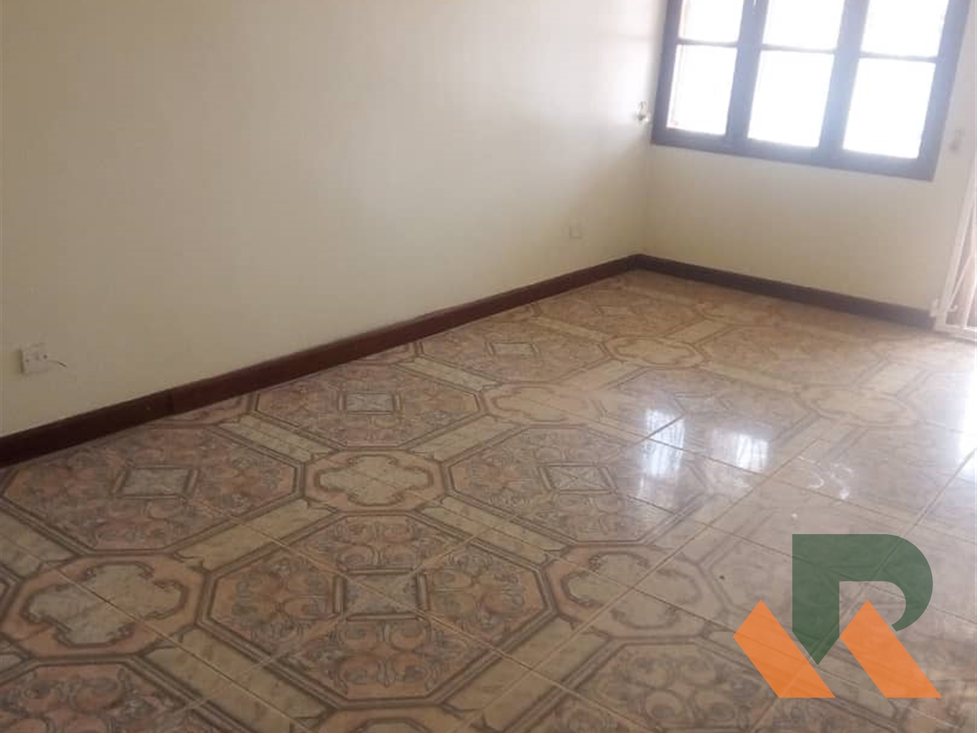 Bungalow for rent in Bugoloobi Kampala