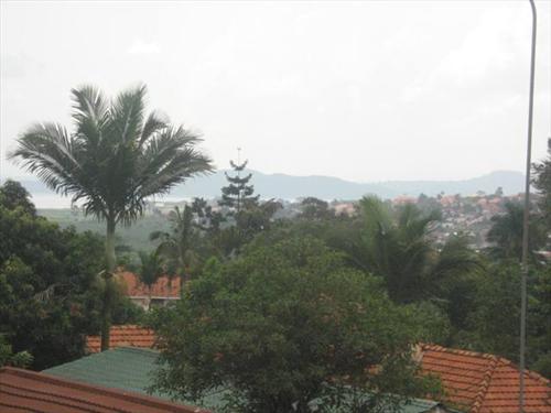 Storeyed house for rent in Bugoloobi Kampala