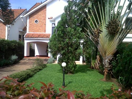 Storeyed house for rent in Kololo Kampala