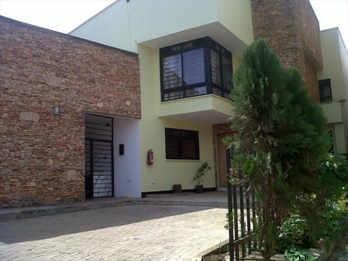 Town House for rent in Lugogo Kampala