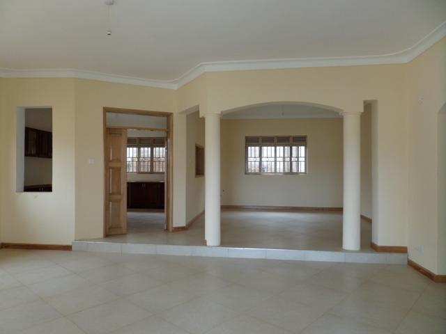 Bungalow for rent in Muyenga Kampala