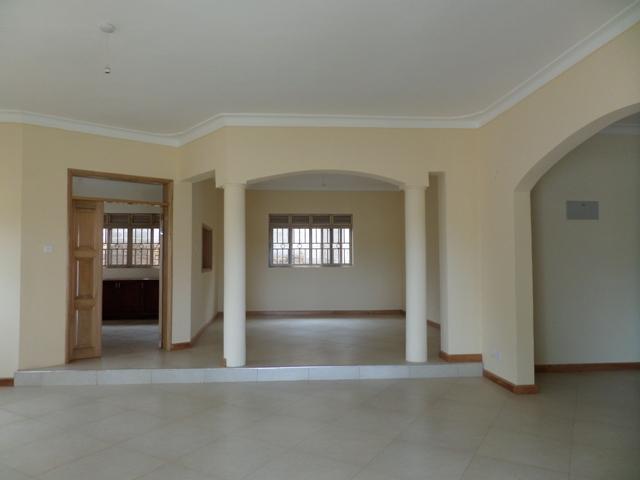 Bungalow for rent in Muyenga Kampala