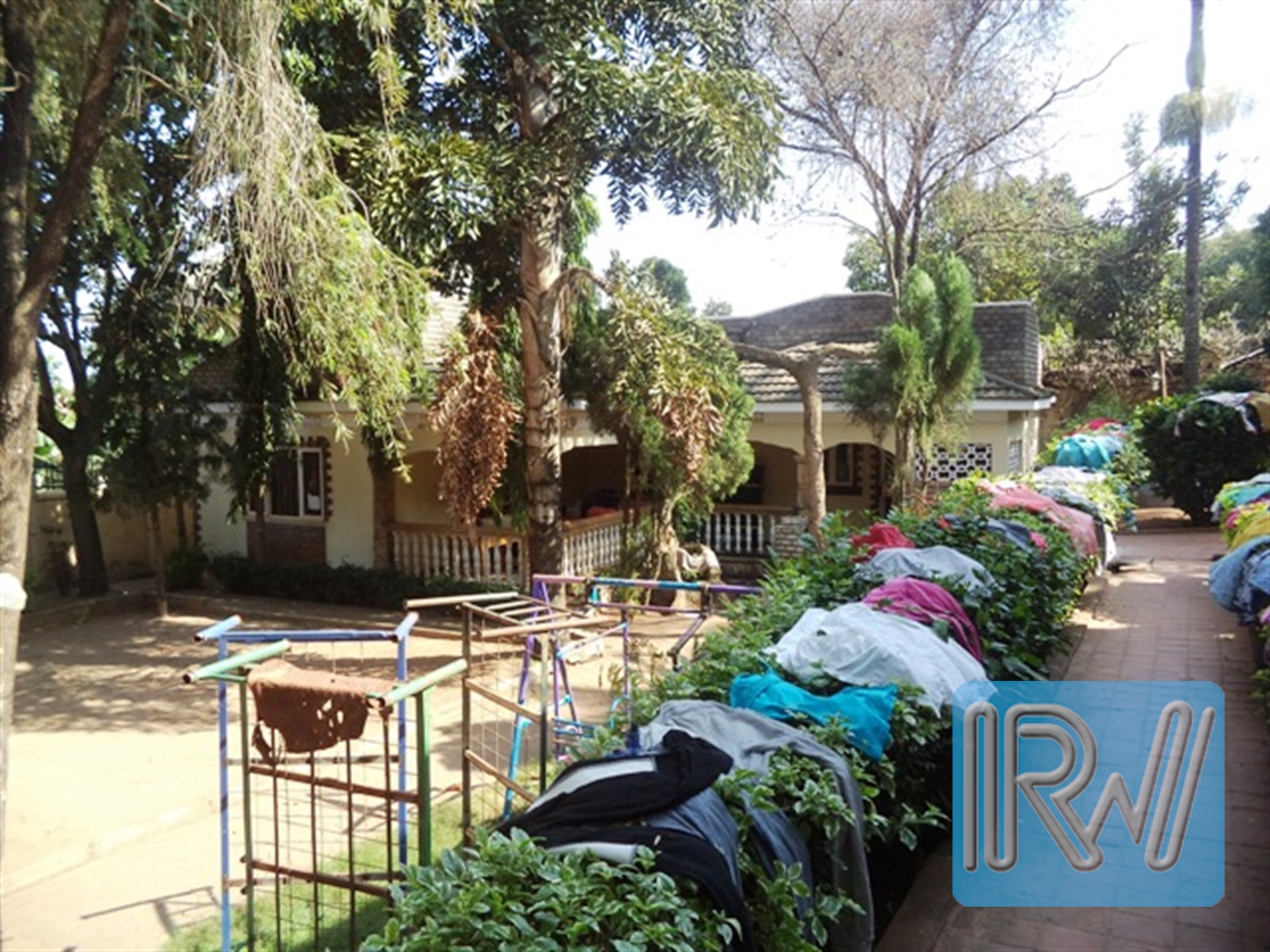 Mansion for sale in Kitende Wakiso