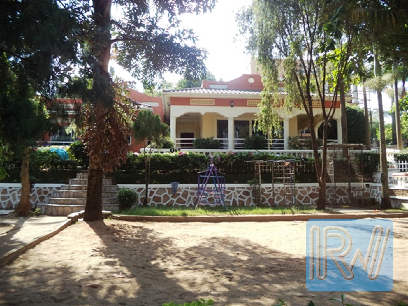 Mansion for sale in Kitende Wakiso