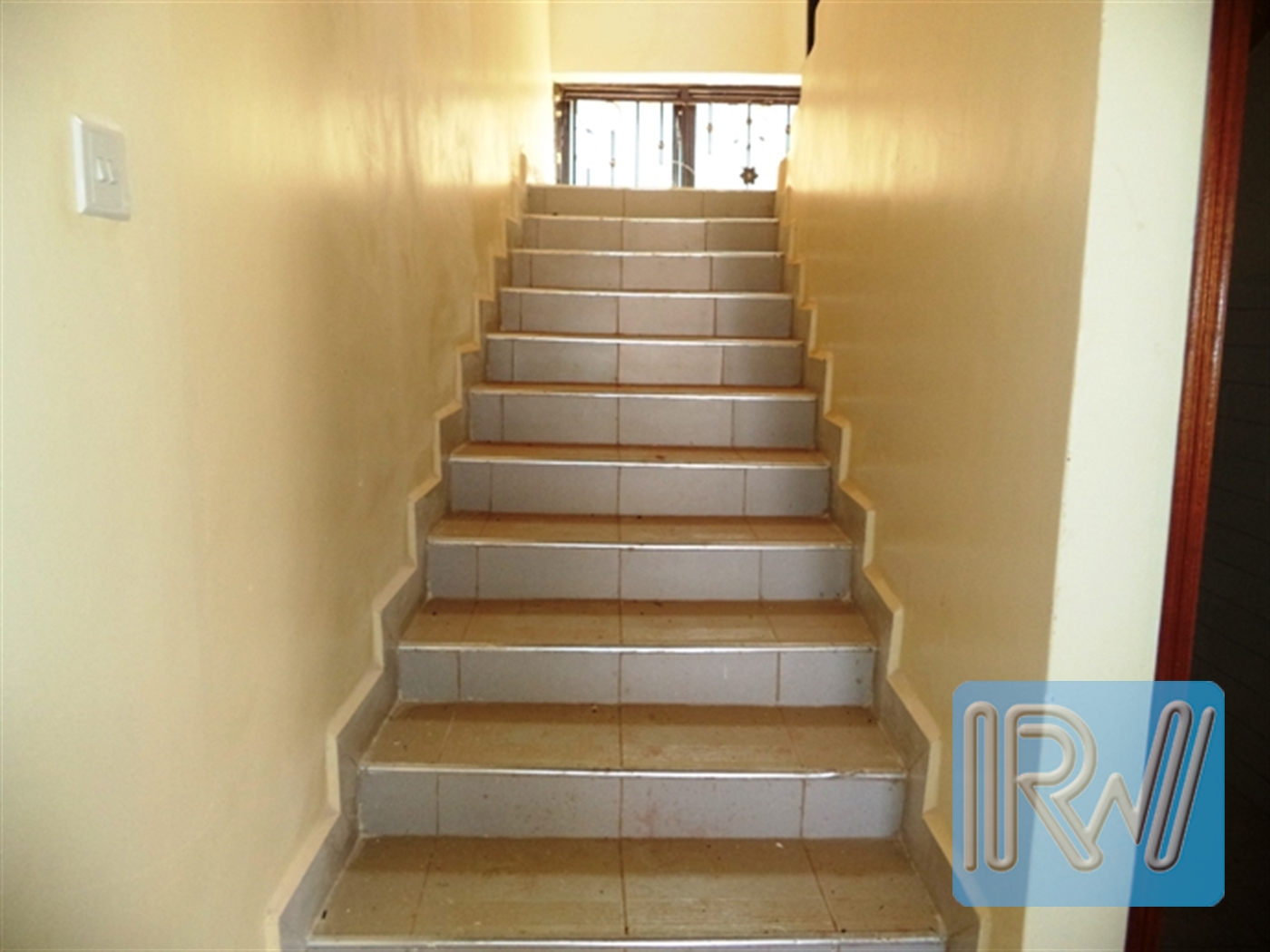 Maisonette for rent in Lweza Wakiso