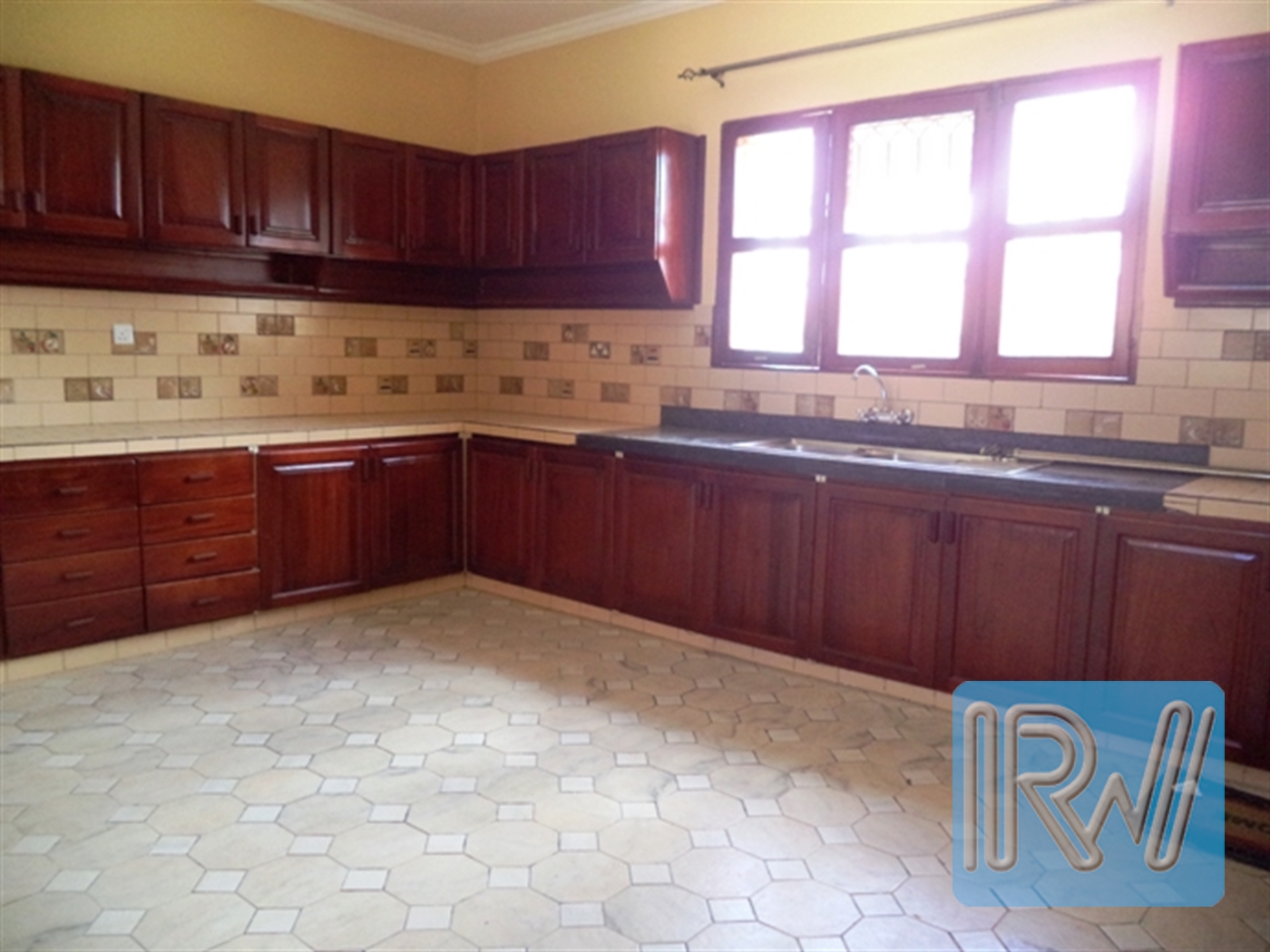 Mansion for rent in Entebbe Wakiso