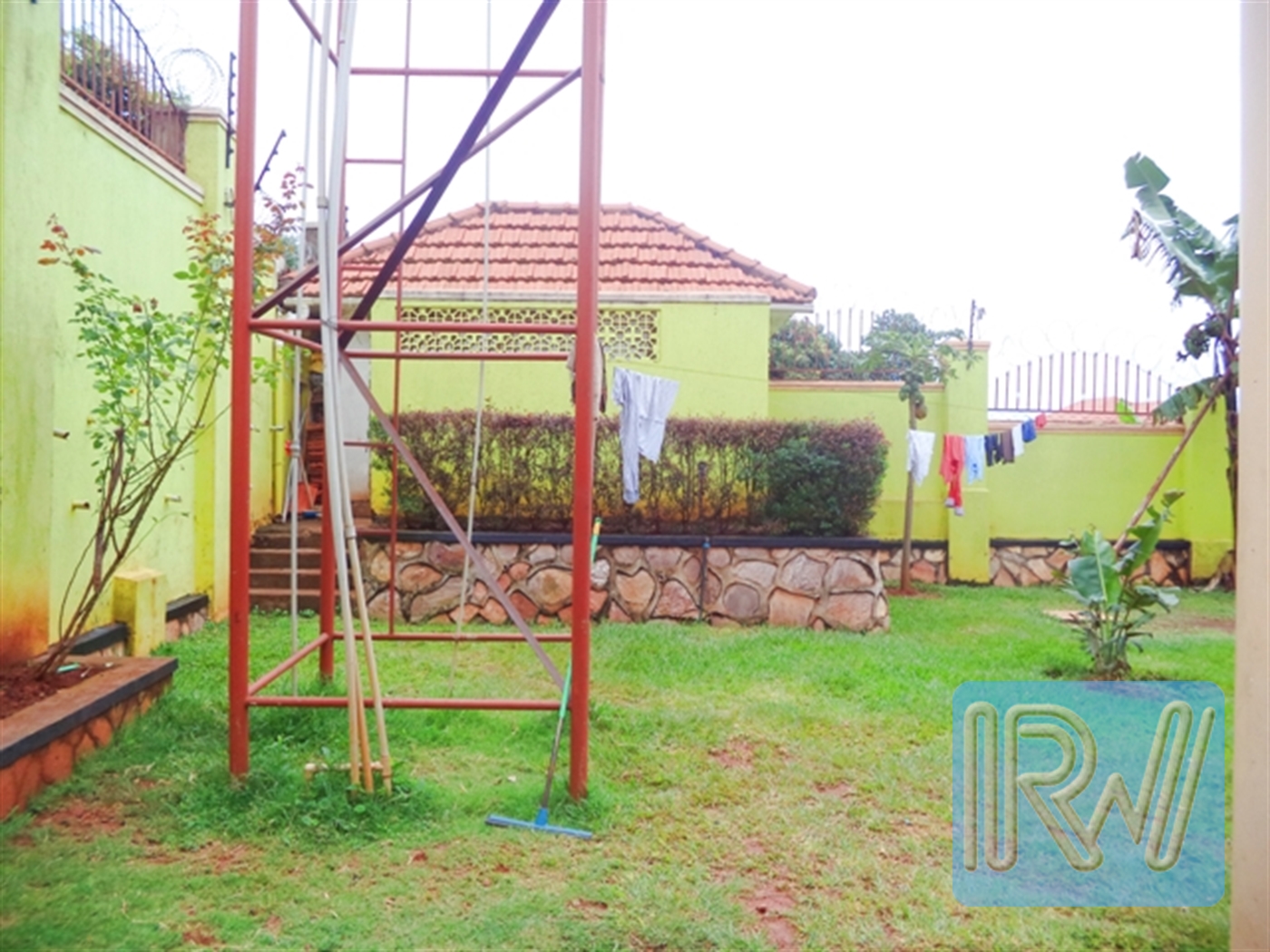 Storeyed house for rent in Seguku Wakiso