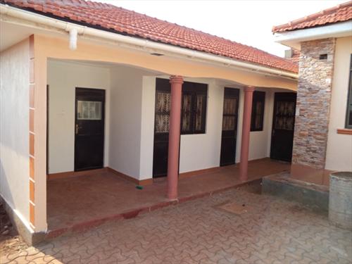 Mansion for sale in Kakungulu Wakiso