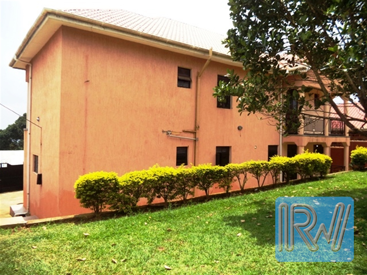 Storeyed house for sale in Kitala Wakiso