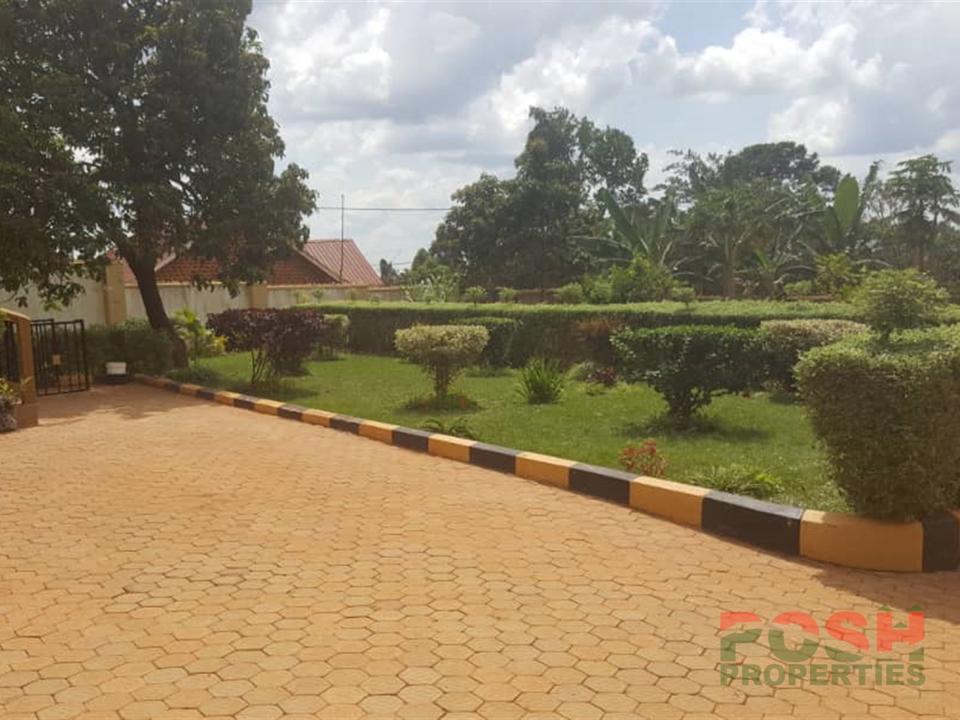 Mansion for rent in Seeta Wakiso