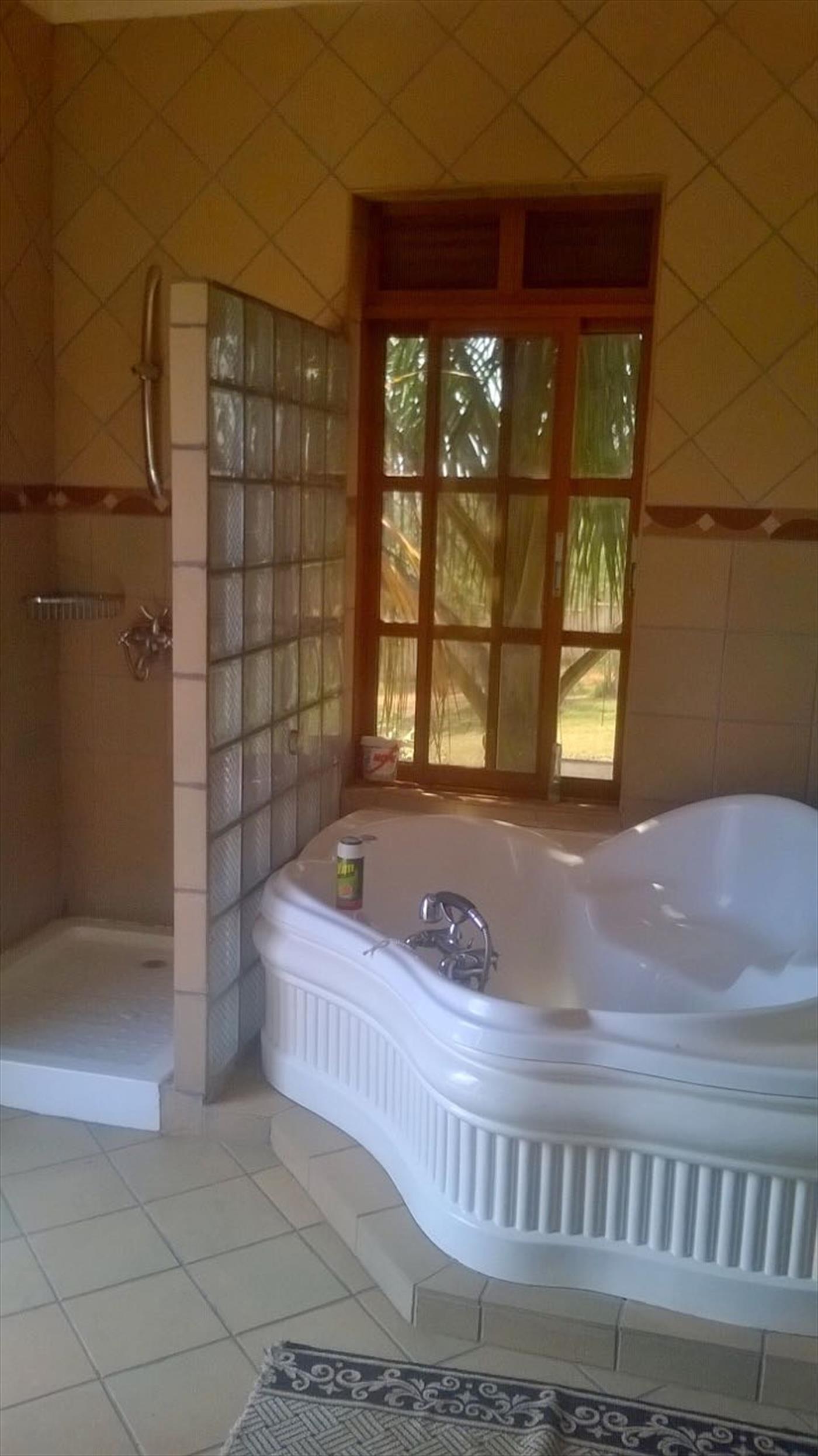 Bungalow for rent in Munyonyo Kampala