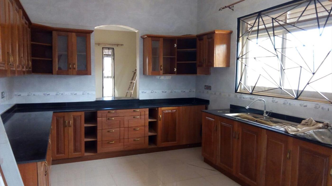 Mansion for sale in Kulambilo Kampala