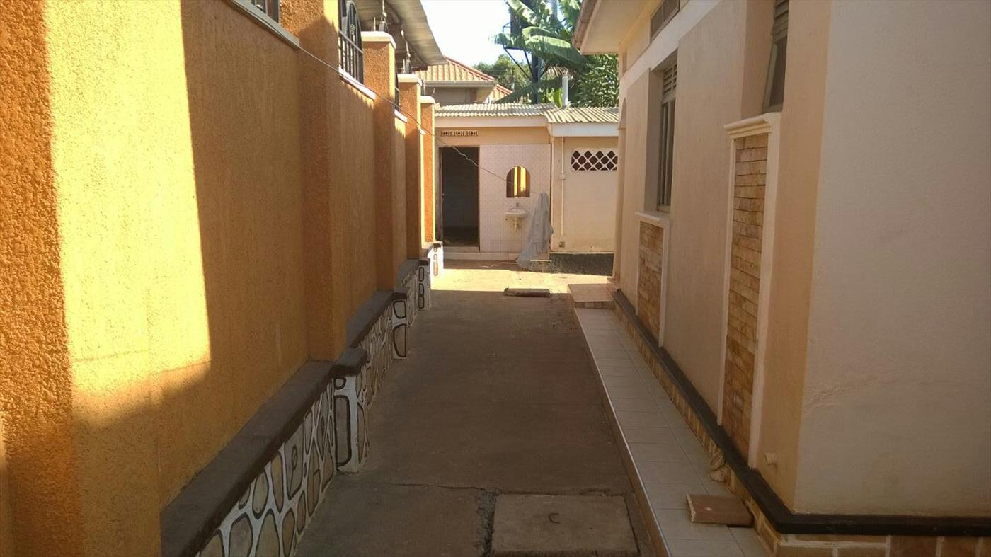 Bungalow for sale in Bwebajja Wakiso