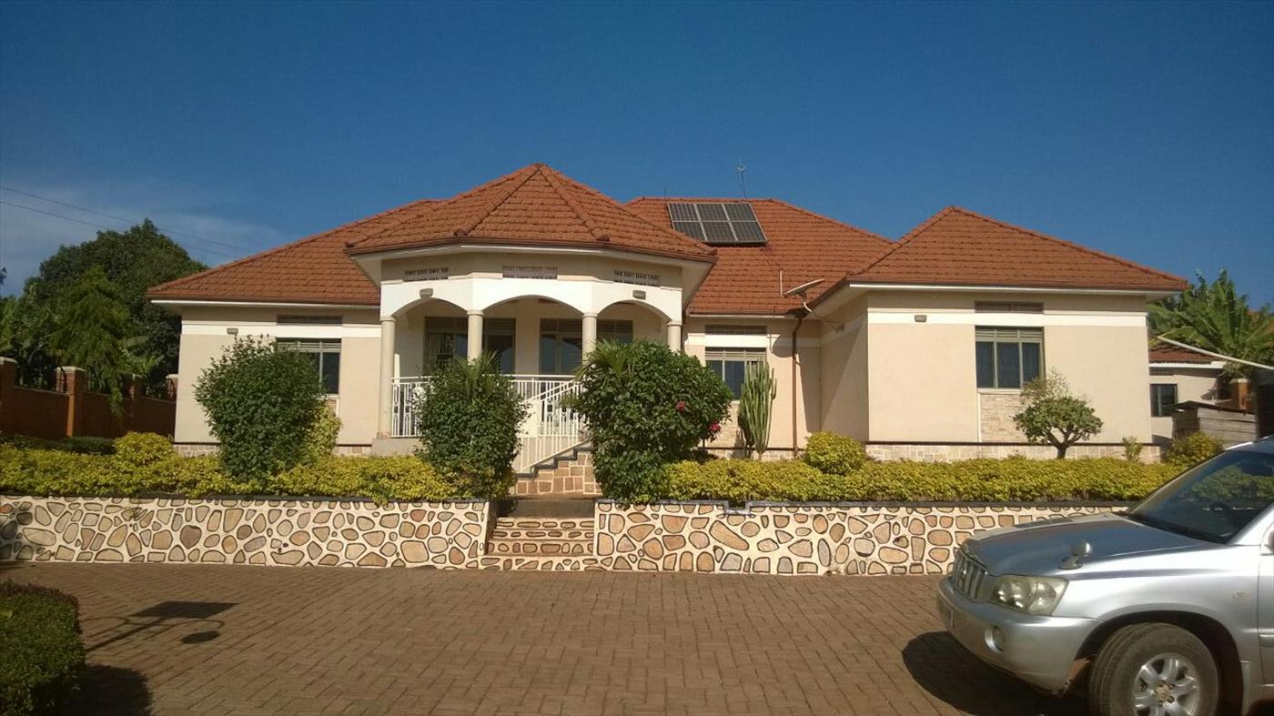 Bungalow for sale in Bwebajja Wakiso