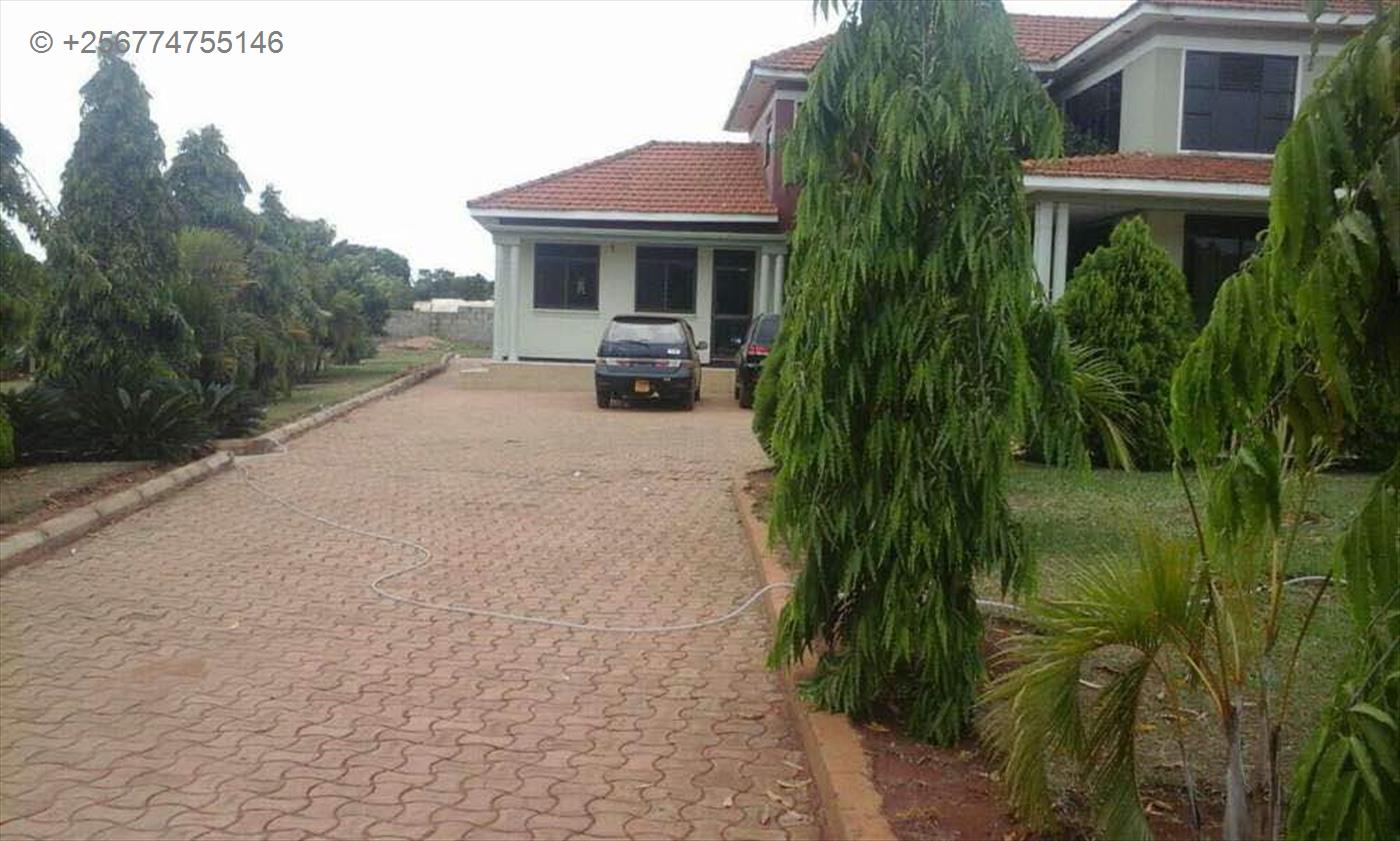 Mansion for sale in Kawuku Wakiso