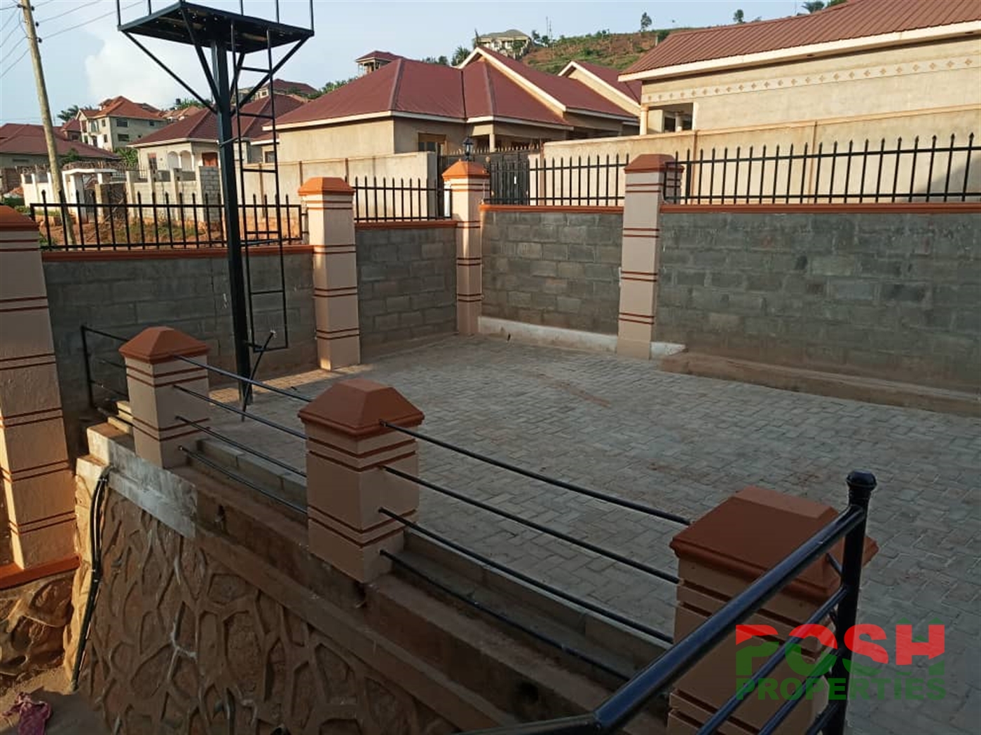 Mansion for sale in Seguku Wakiso