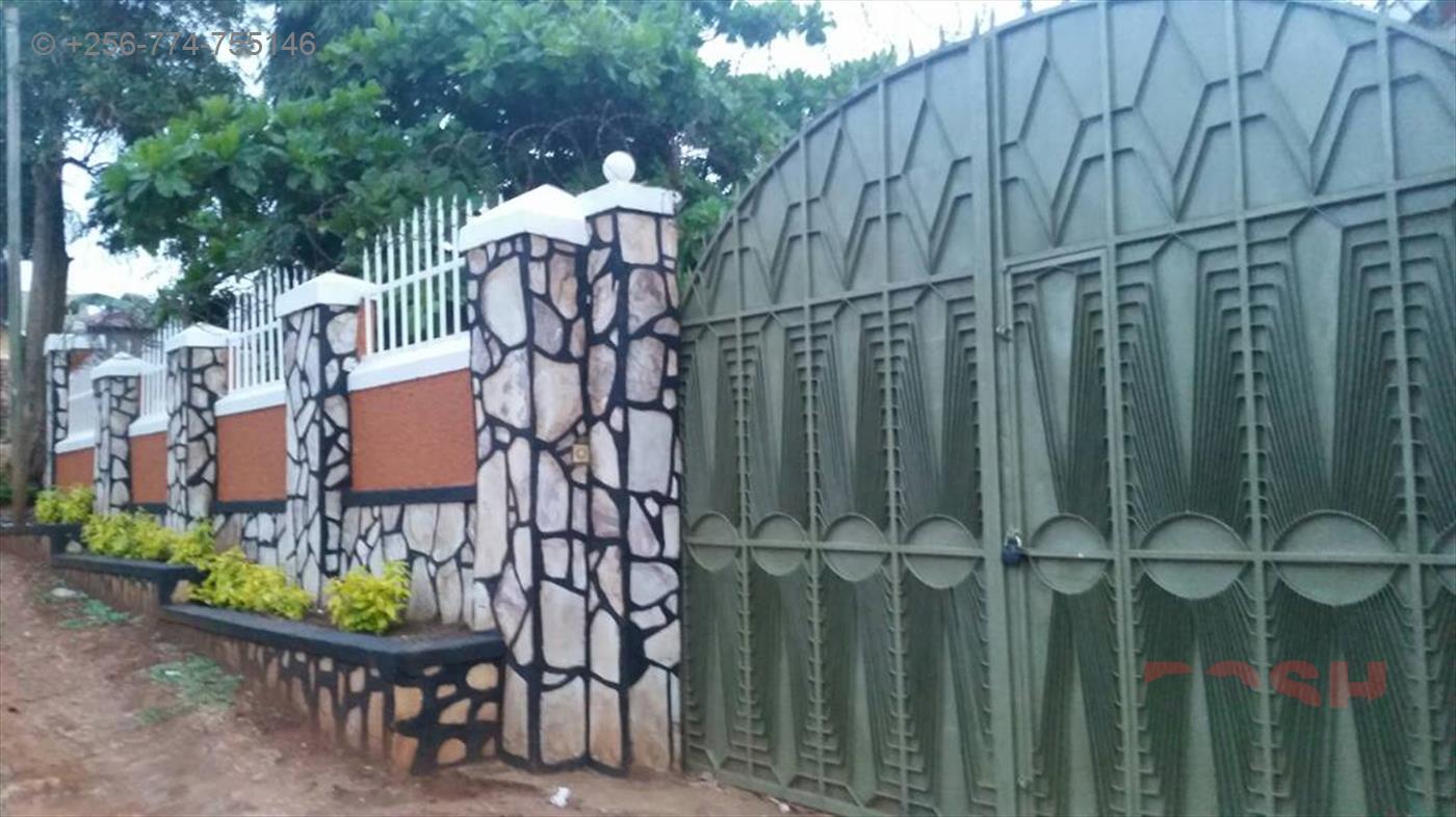 Bungalow for sale in Kiwaatule Kampala