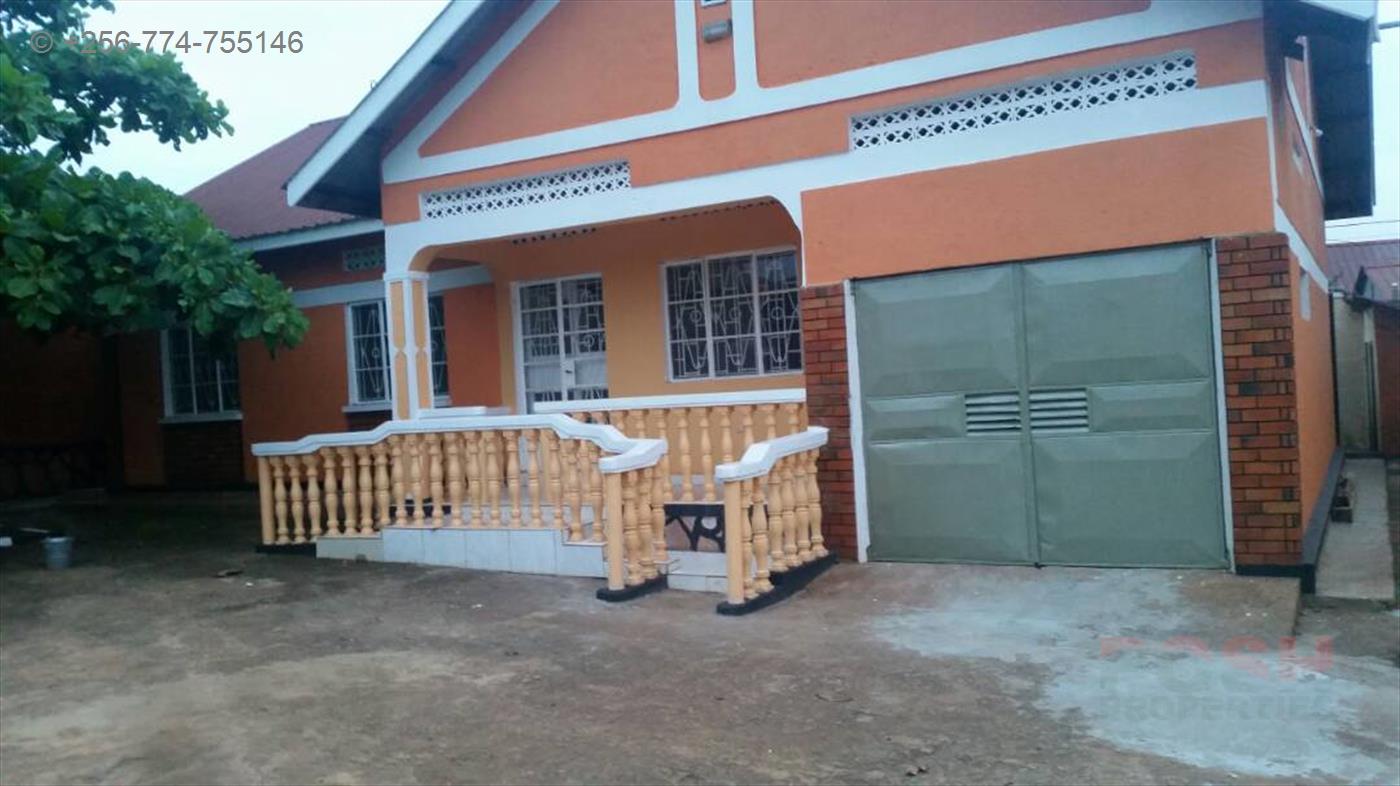 Bungalow for sale in Kiwaatule Kampala