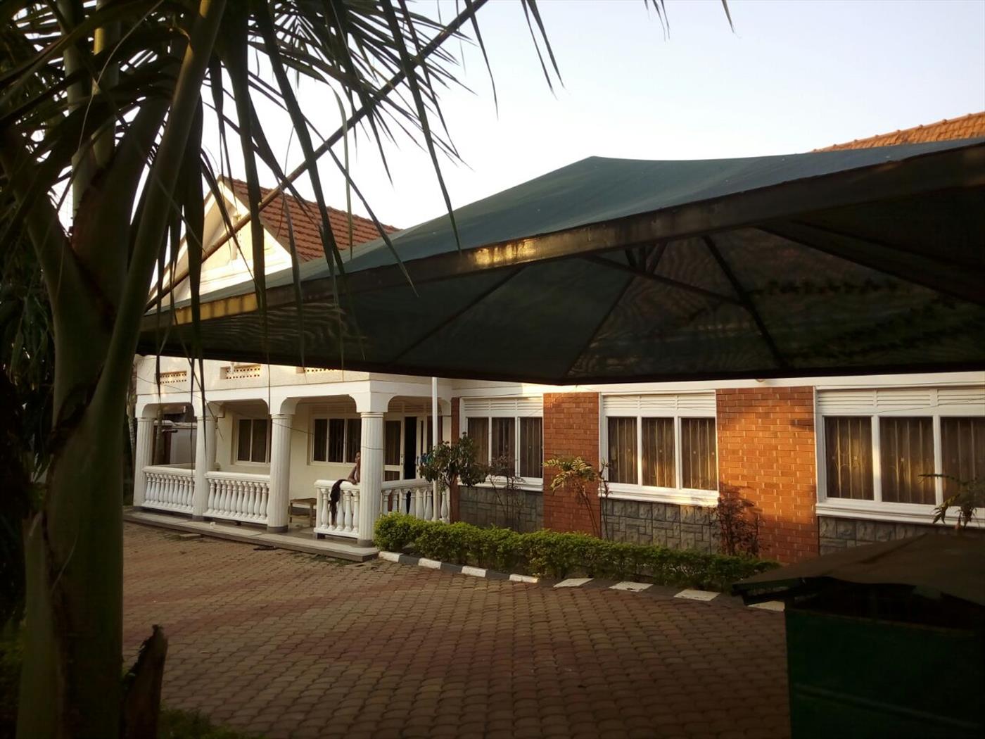 Bungalow for sale in Mutundwe Kampala