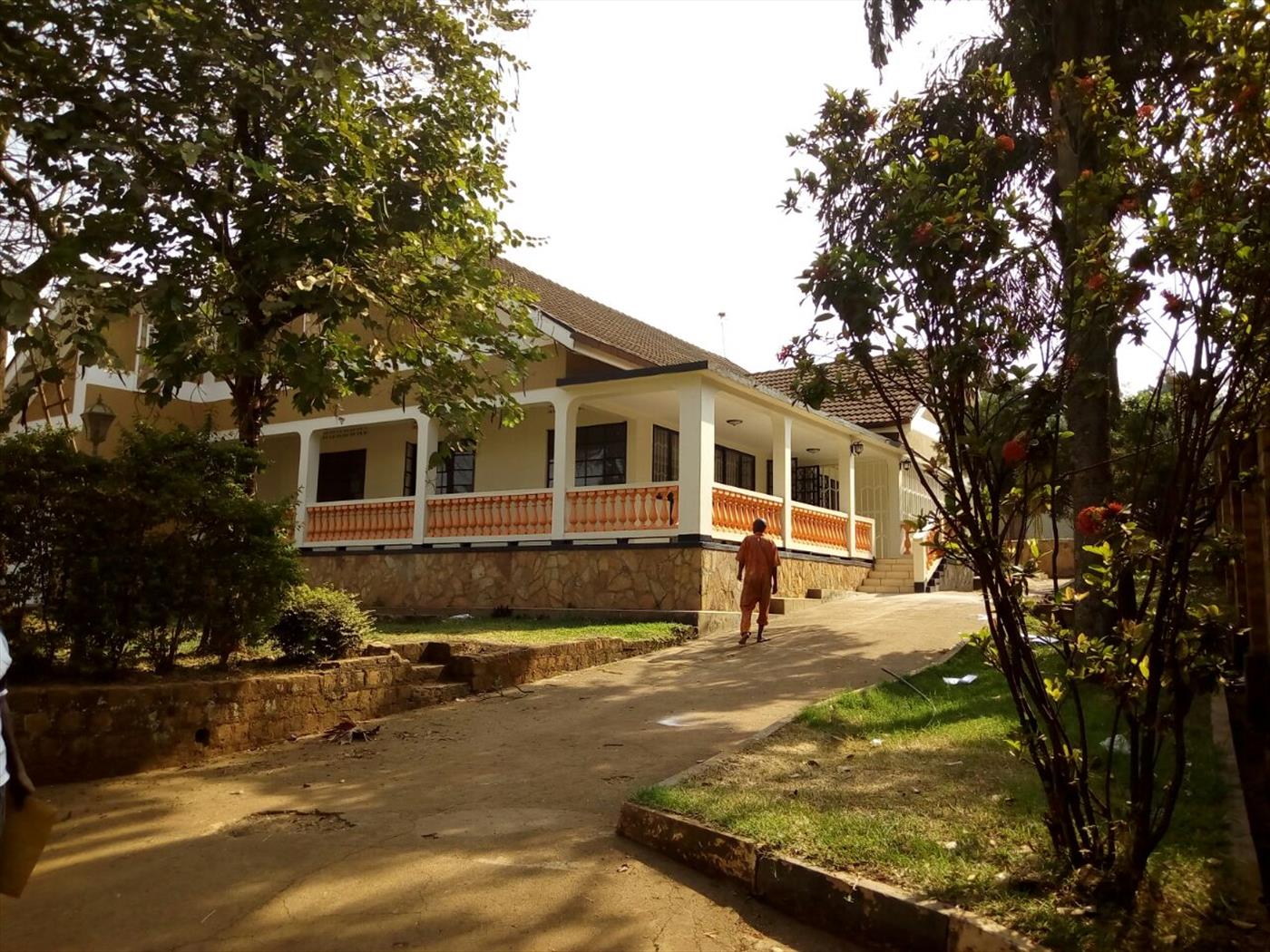 Bungalow for sale in Namirembe Kampala