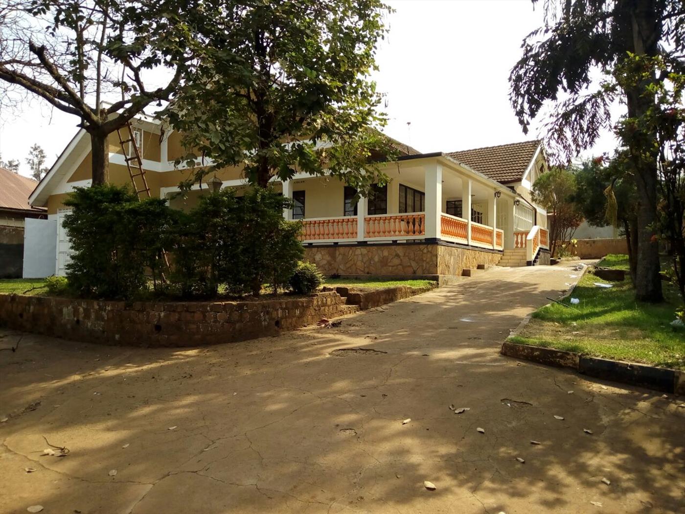 Bungalow for sale in Namirembe Kampala