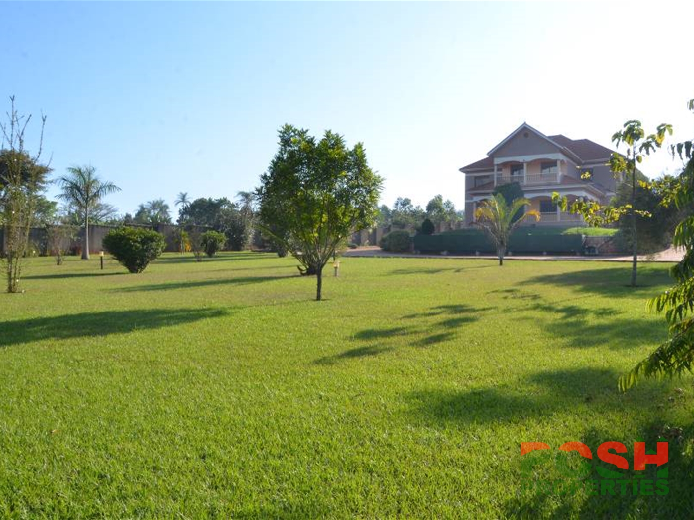 Mansion for sale in Matugga Wakiso