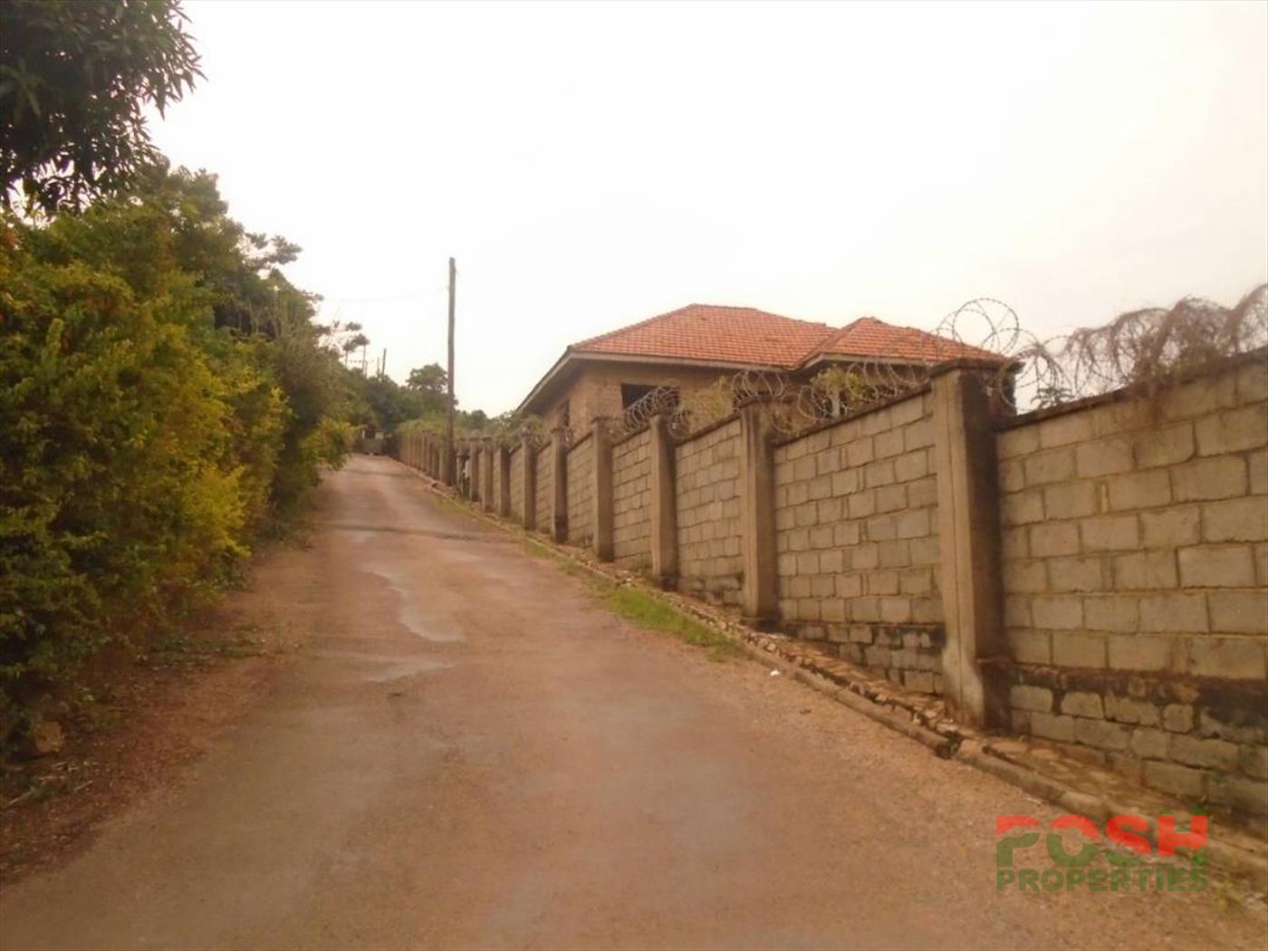 Mansion for sale in Kitende Wakiso