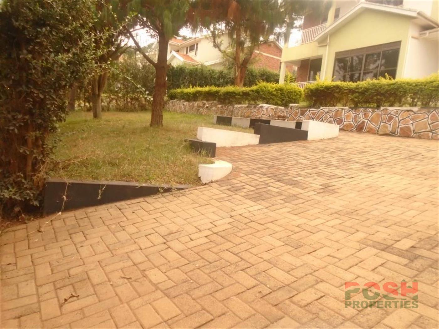 Mansion for sale in Kitende Wakiso