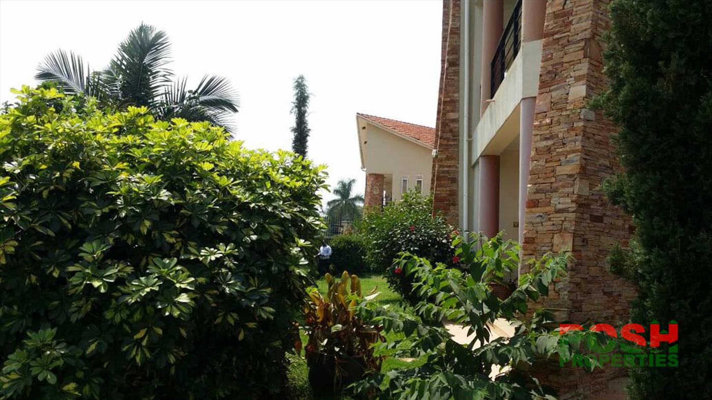 Mansion for sale in Lubowa Wakiso