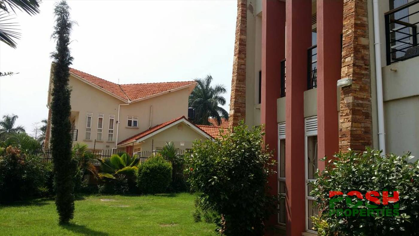 Mansion for sale in Lubowa Wakiso