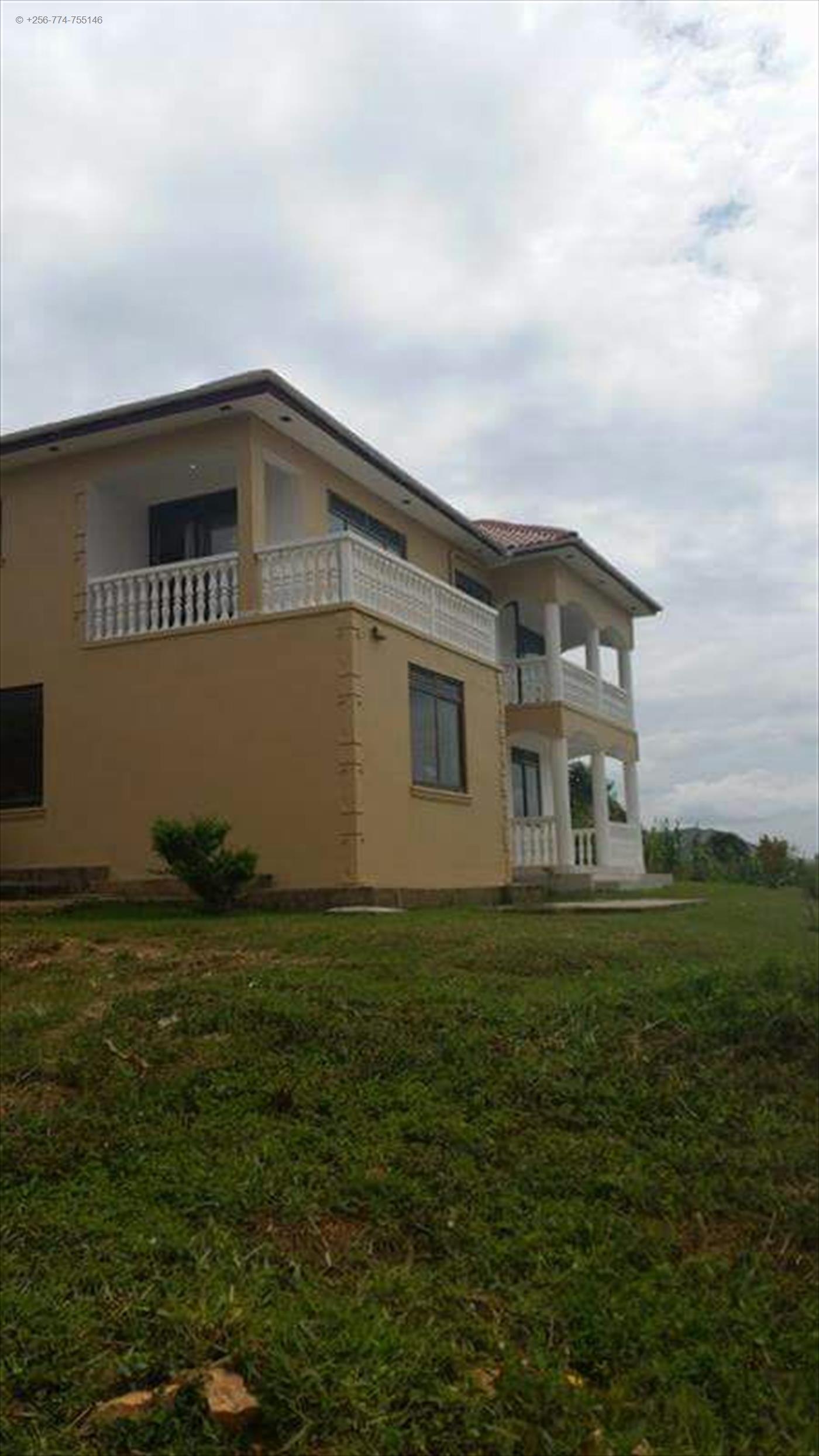 Mansion for rent in Seguku Wakiso