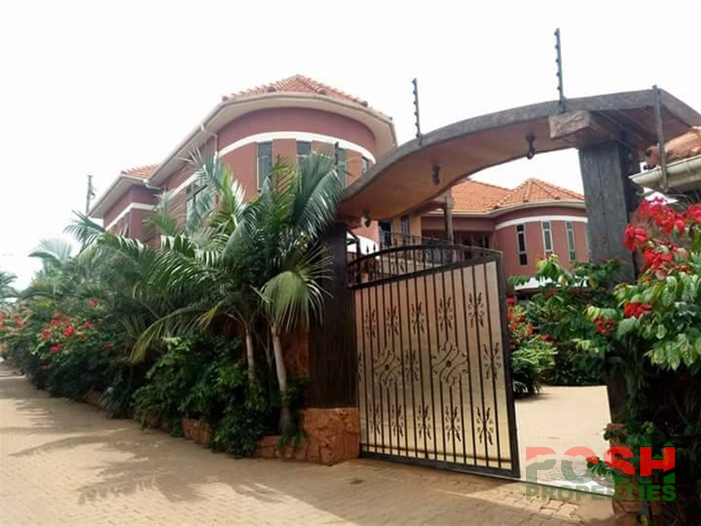 Storeyed house for rent in Kisaasi Kampala