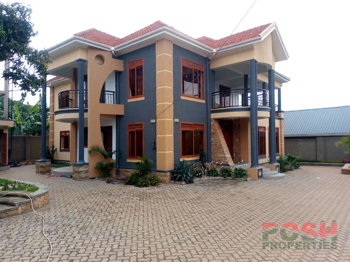 Mansion for sale in Kira Wakiso