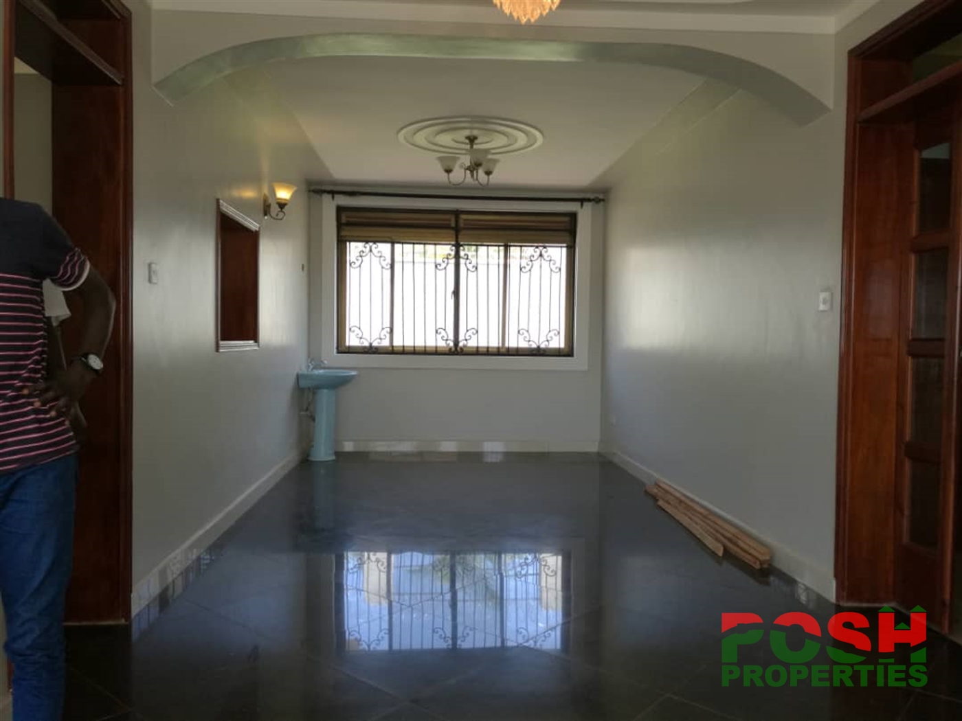 Mansion for rent in Bwebajja Wakiso