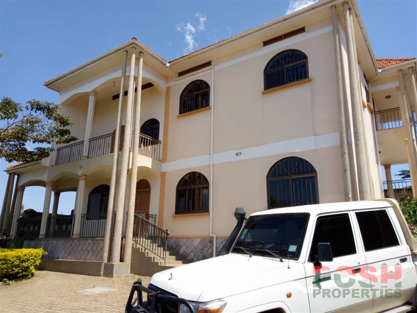 Mansion for rent in Seguku Wakiso