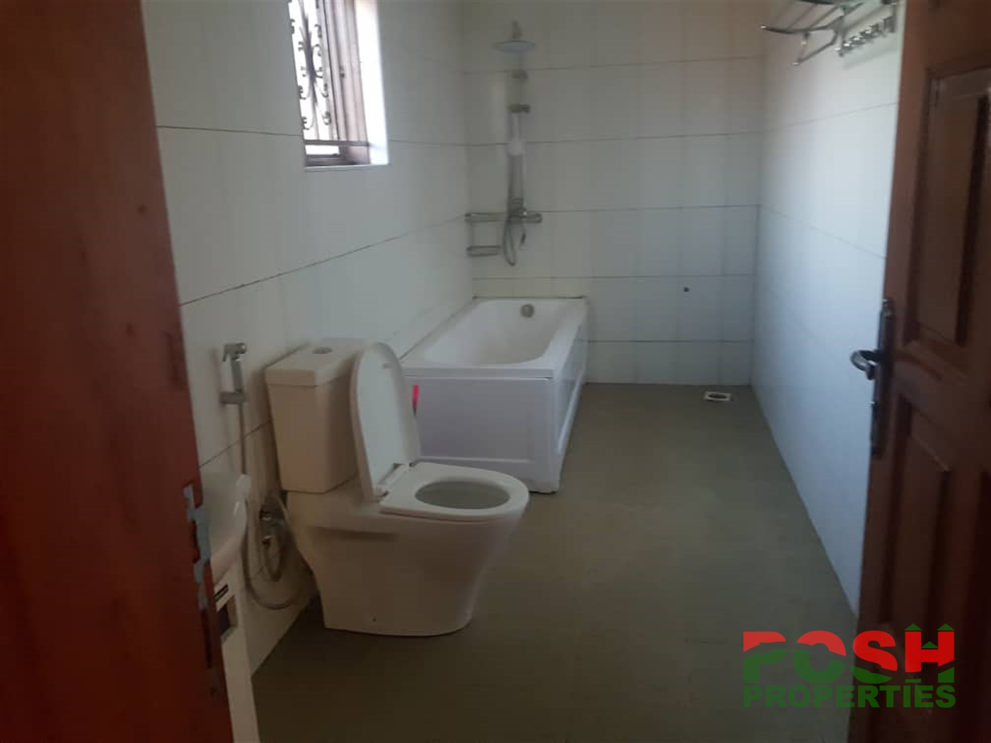 Mansion for rent in Bwebajja Wakiso