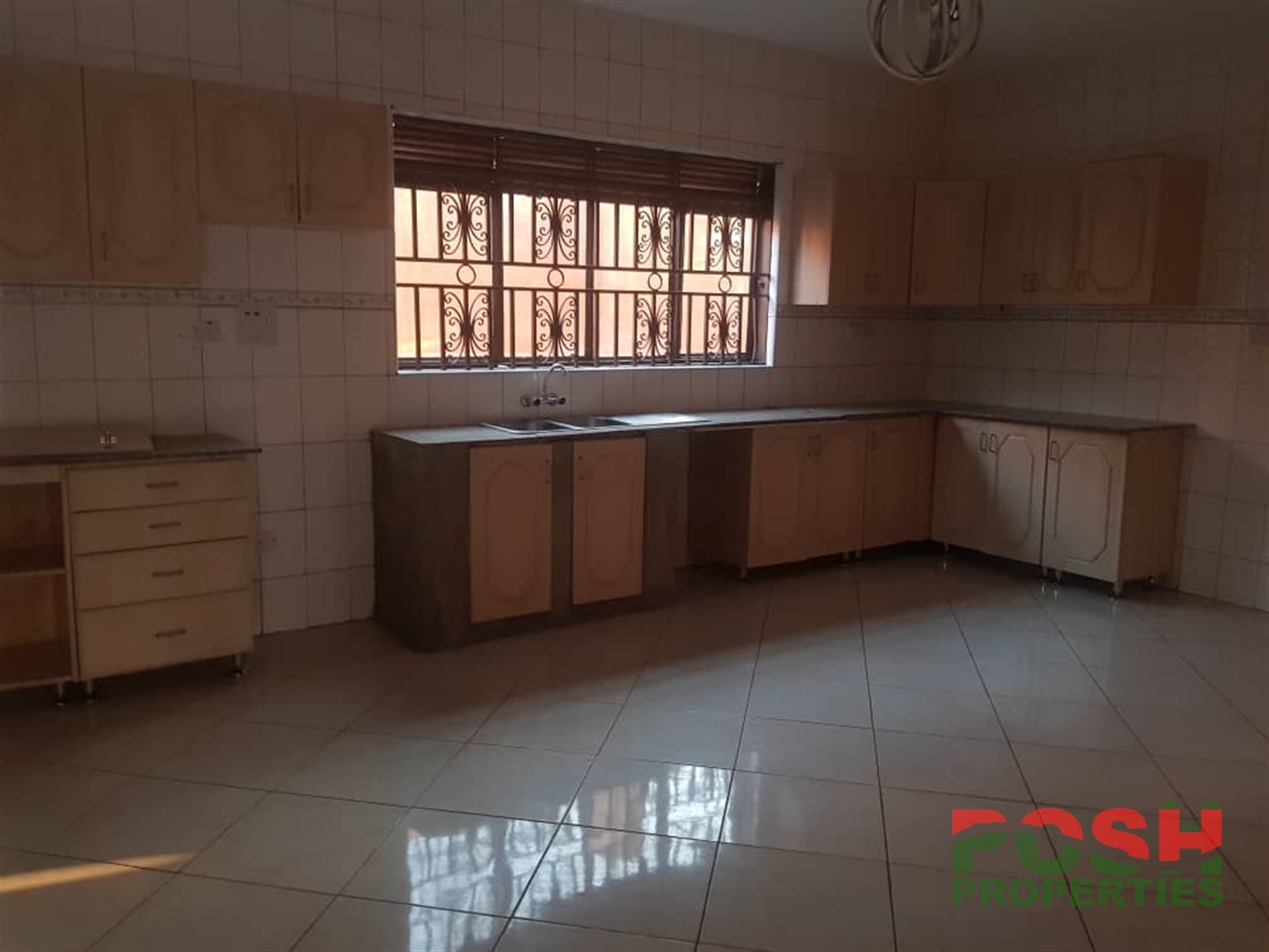 Mansion for rent in Bwebajja Wakiso