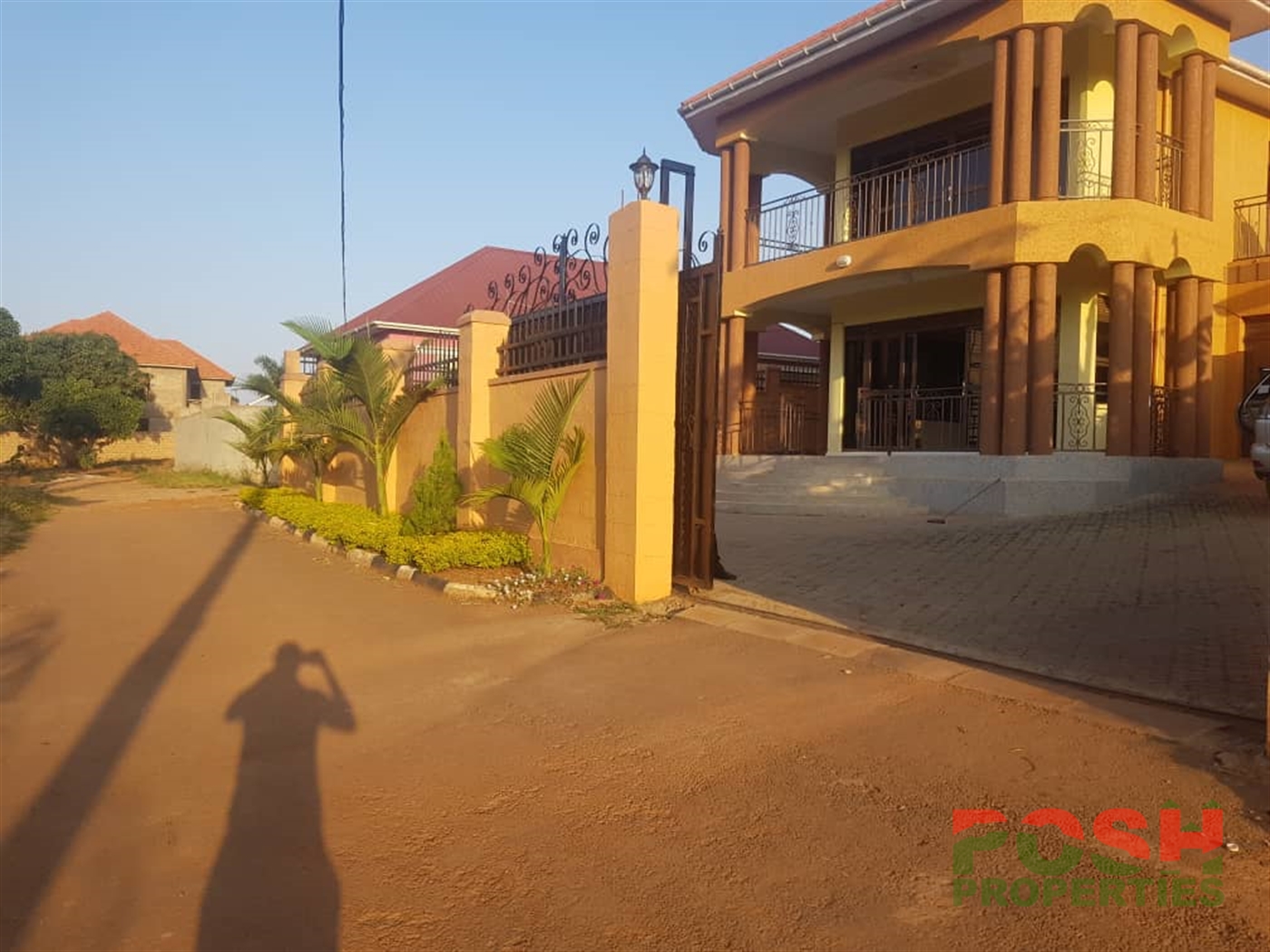 Mansion for rent in Bwebajja Wakiso