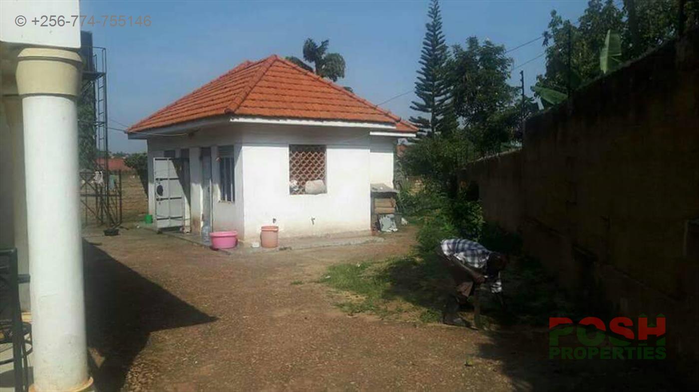 Bungalow for sale in Munyonyo Kampala