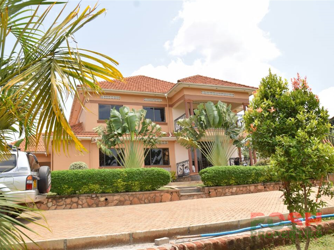 Storeyed house for rent in Kisaasi Kampala