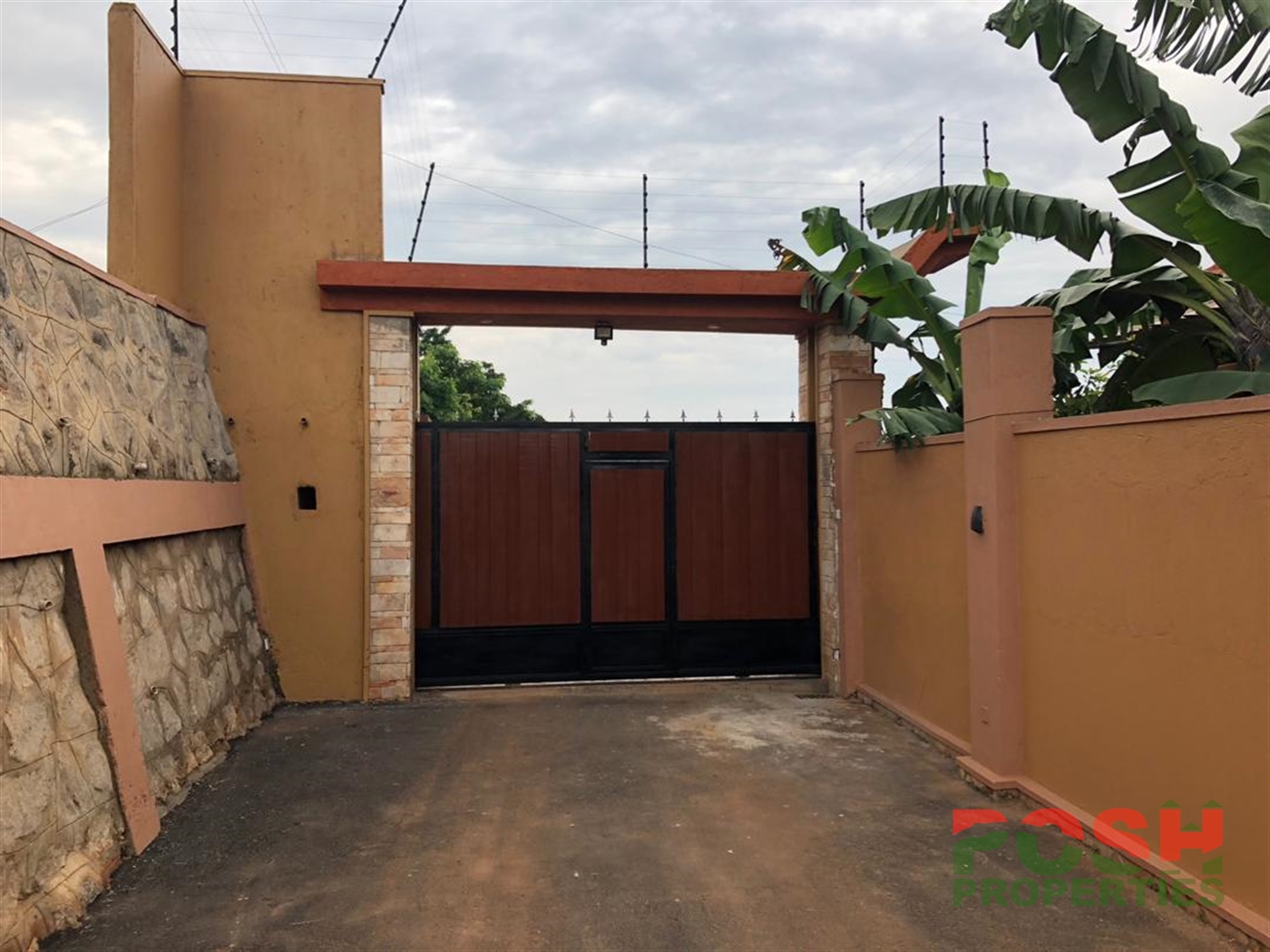 Mansion for sale in Mulungo Kampala