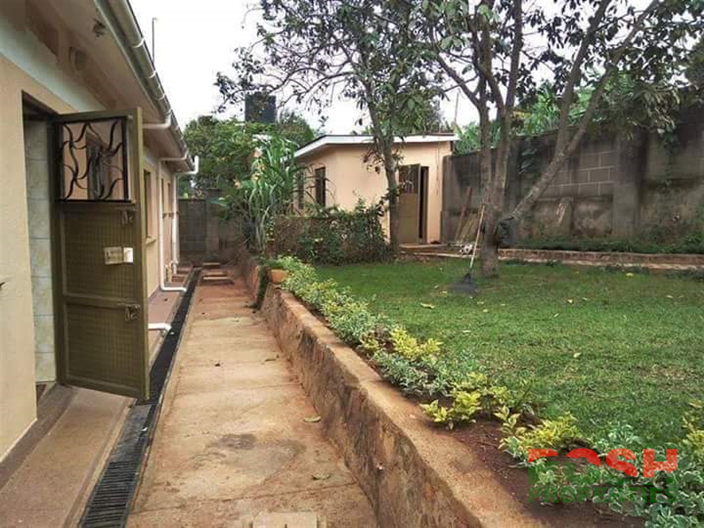 Bungalow for rent in Kisaasi Kampala